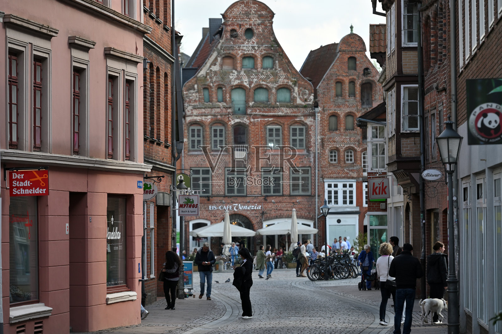 美丽的德国城市——吕讷堡的中世纪建筑照片摄影图片