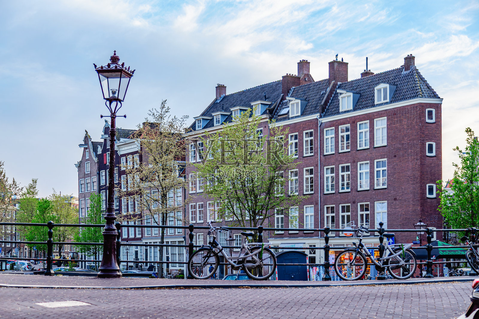 阿姆斯特丹，荷兰的运河风景。照片摄影图片