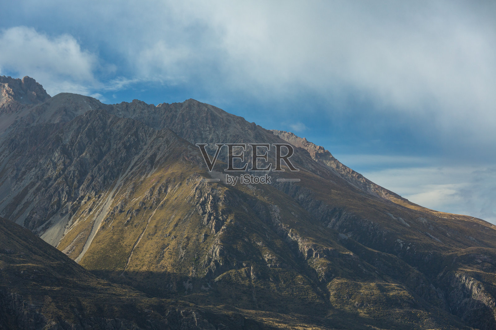 新西兰南阿尔卑斯山的修女面纱，在奥拉基库克山国家公园前可见。照片摄影图片