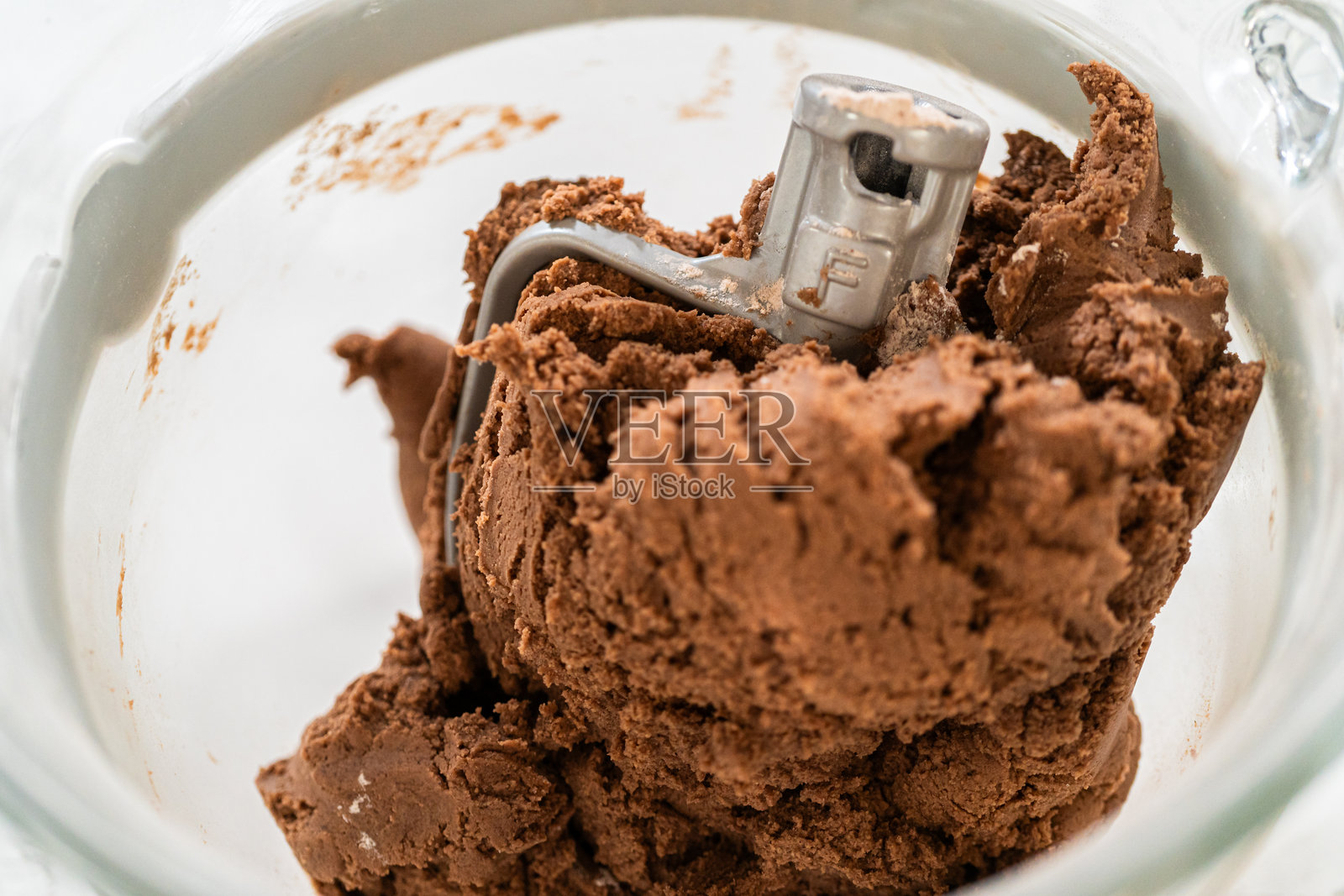 用于烘焙的巧克力姜糖饼干面团照片摄影图片