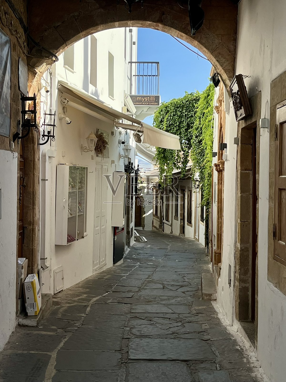 希腊-罗德岛-林多斯-村庄里的小巷照片摄影图片