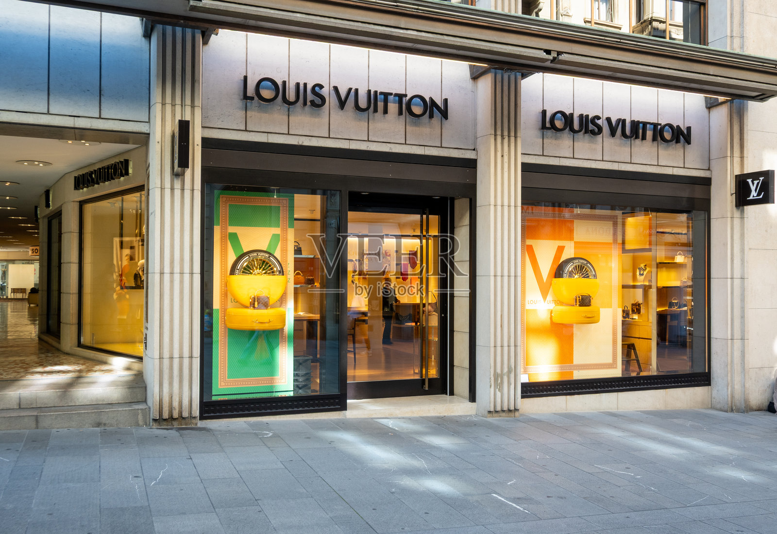 路易威登巴塞尔自由大街店照片摄影图片