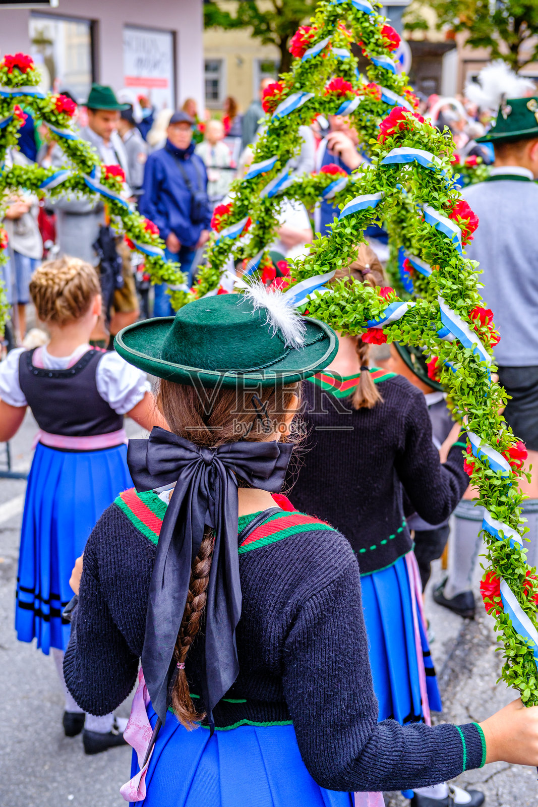 德国罗森海姆老城区秋季节开幕年度游行照片摄影图片