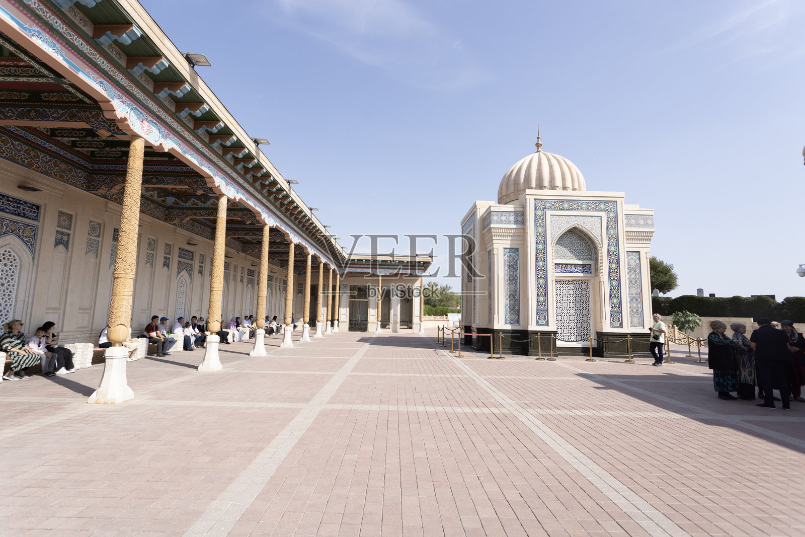 乌兹别克斯坦第一任总统陵墓照片摄影图片