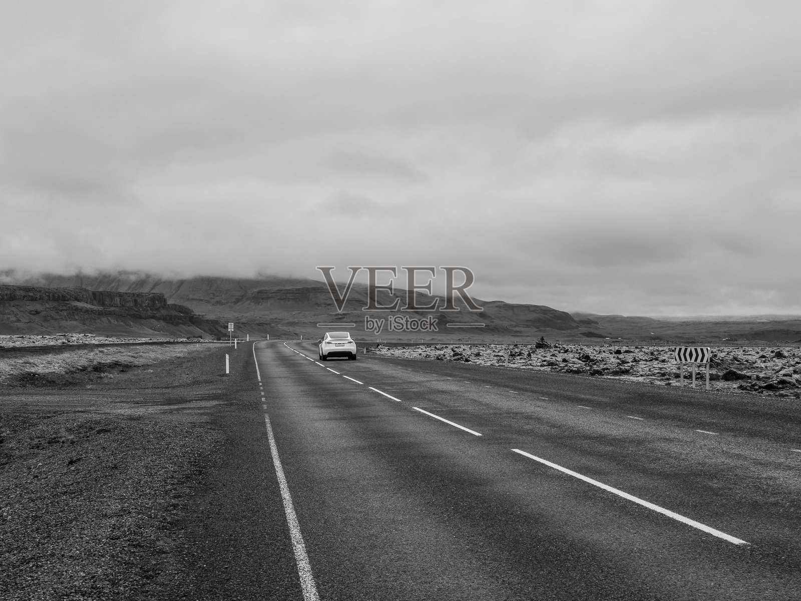 冰岛风光中的公路照片摄影图片