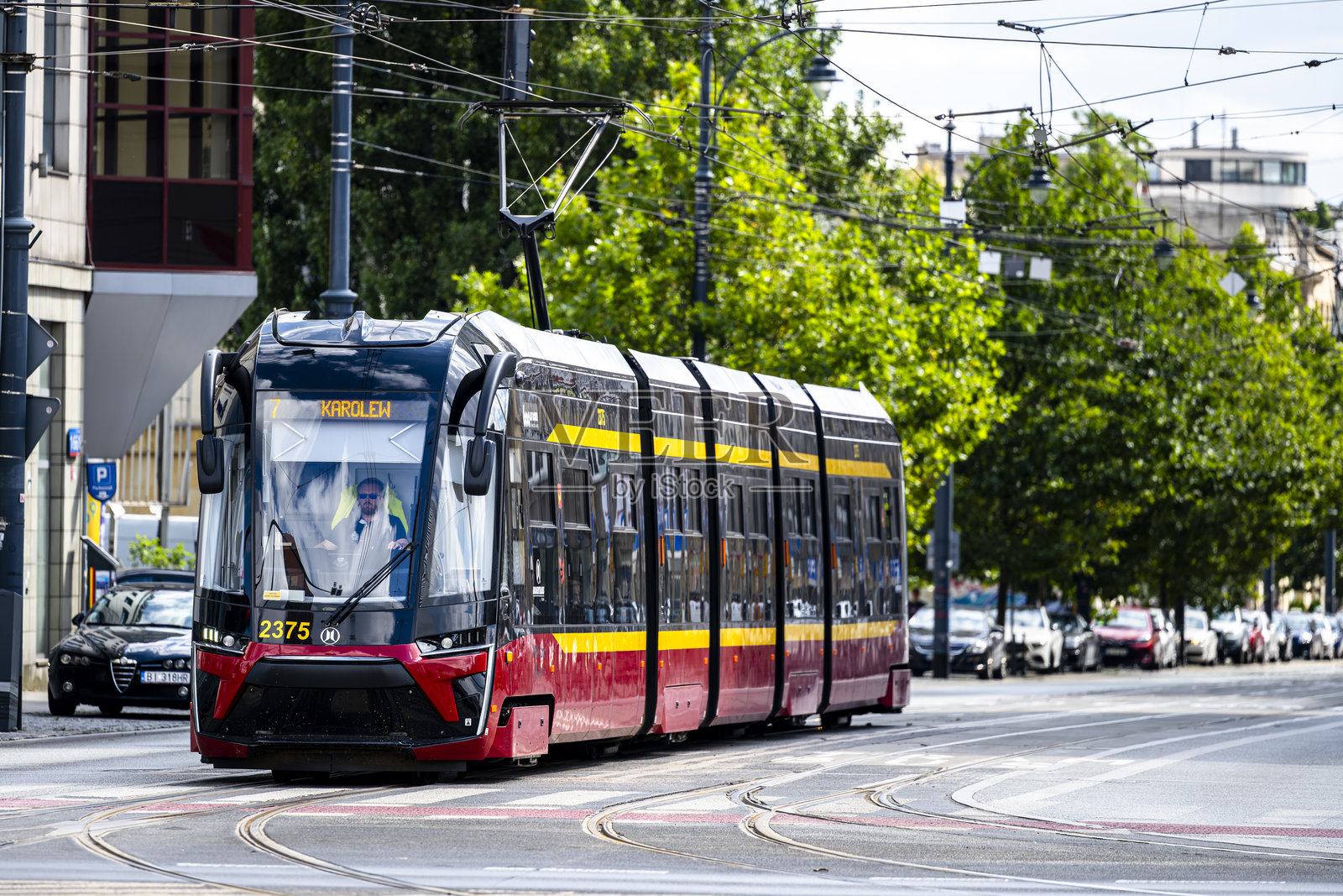 波兰罗兹，电车在皮奥特尔科夫斯卡中心电车站。照片摄影图片