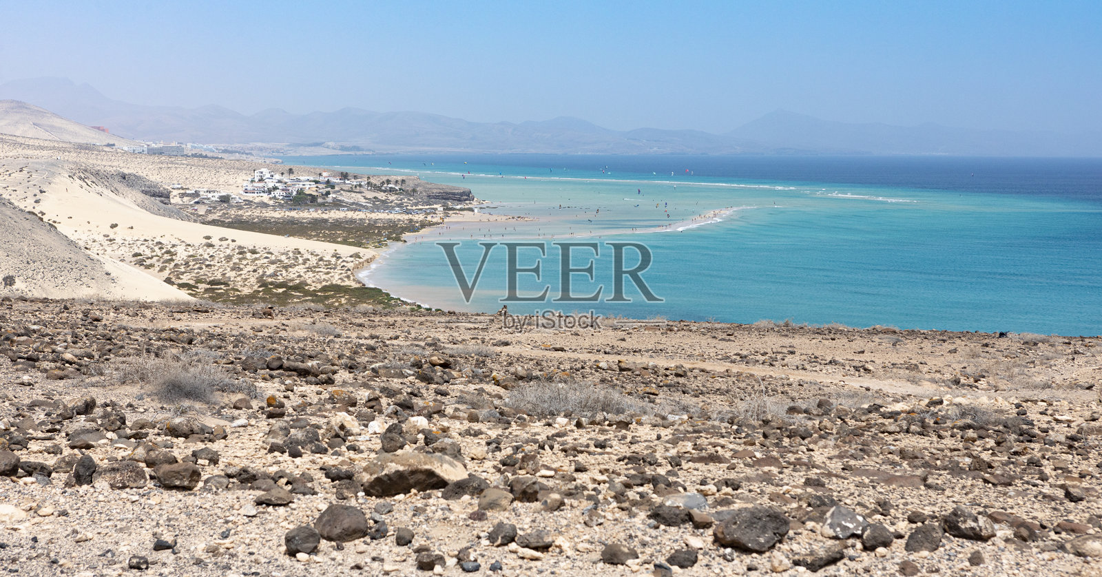 莫罗哈布莱，一个有热浪的刮风天，富埃特文图拉岛。照片摄影图片