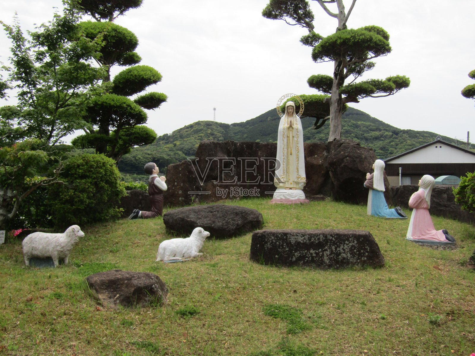 长崎县平户市的 Our Lady of Fatima 教堂，一座建于1929年的钢筋混凝土建筑。照片摄影图片