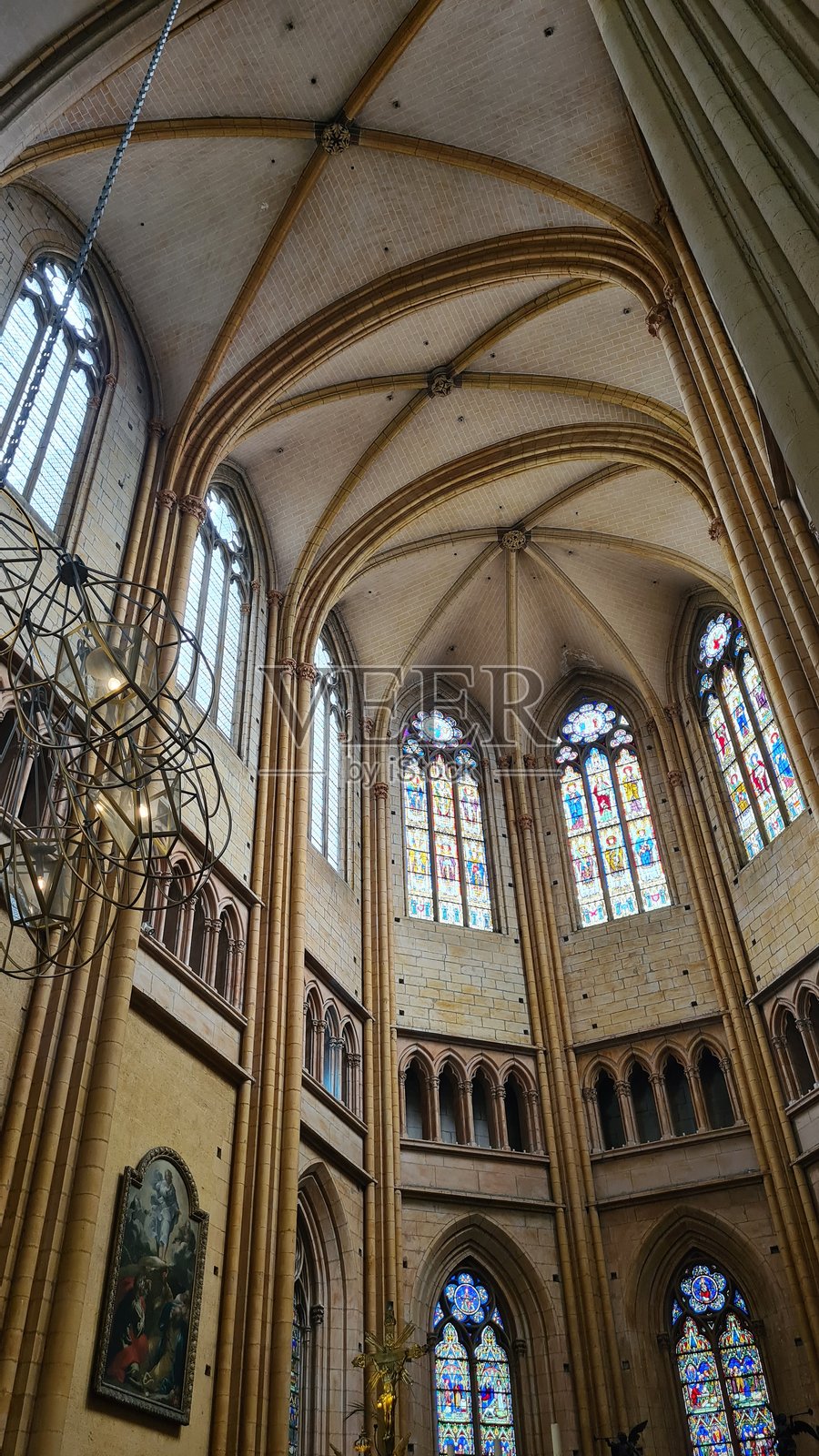 第戎主教座堂（圣本尼格主教座堂）唱诗班的精美建筑透视图照片摄影图片