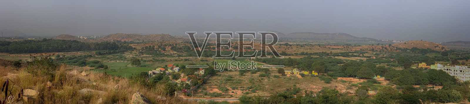 印度的干枯灌木丛全景。照片摄影图片