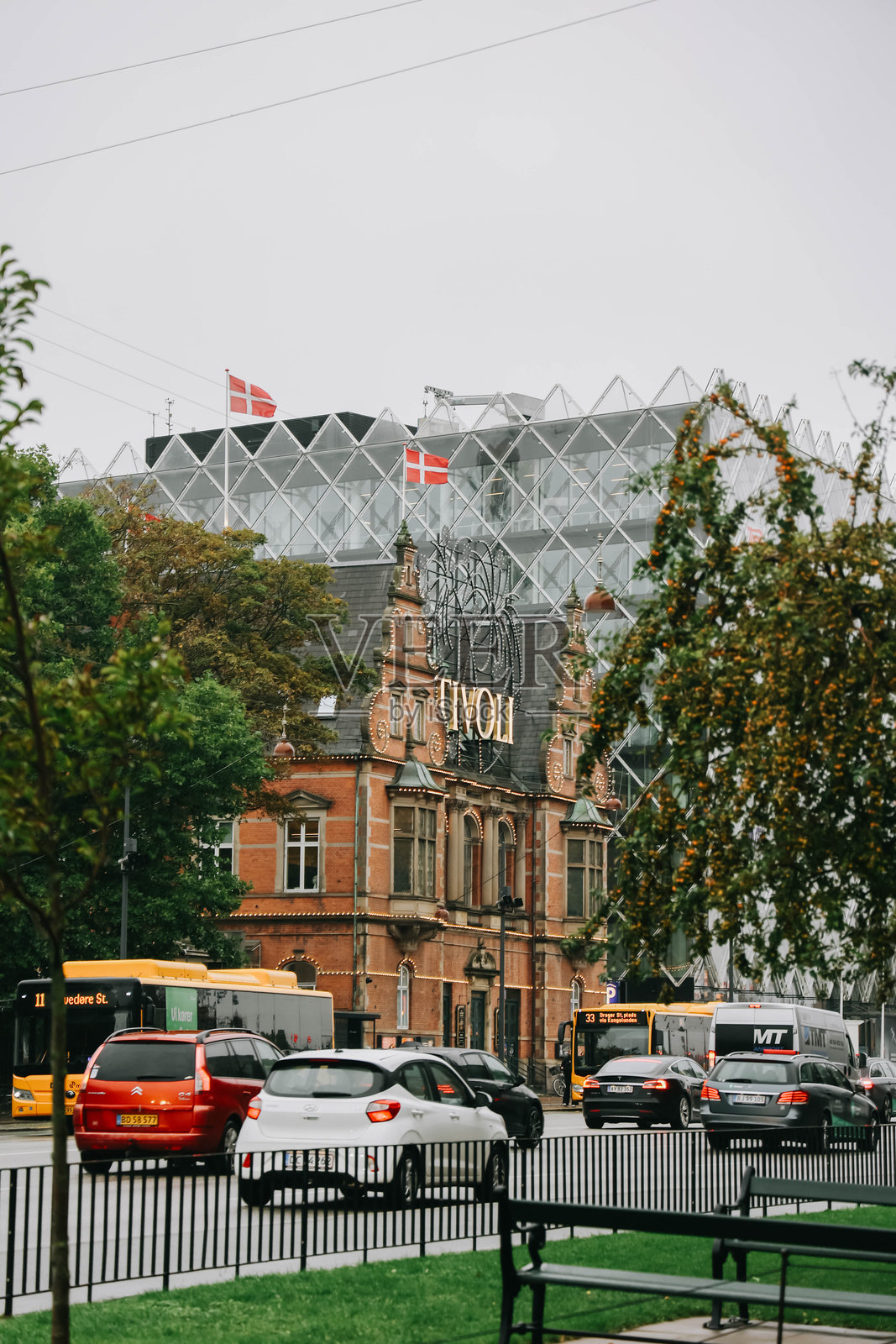 秋季雨天，哥本哈根城市街景。照片摄影图片