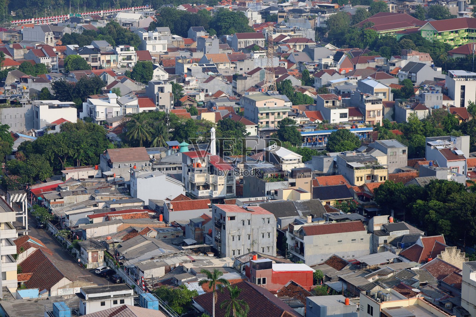 雅加达本达洪吉利尔街的密集城市景观，印度尼西亚。照片摄影图片