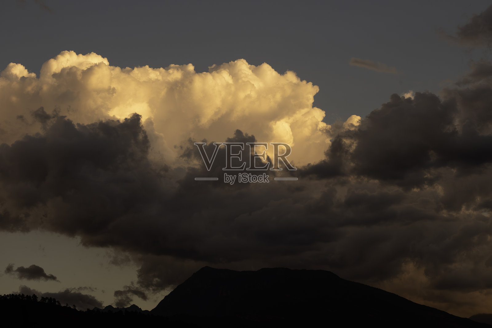 阴天照片摄影图片