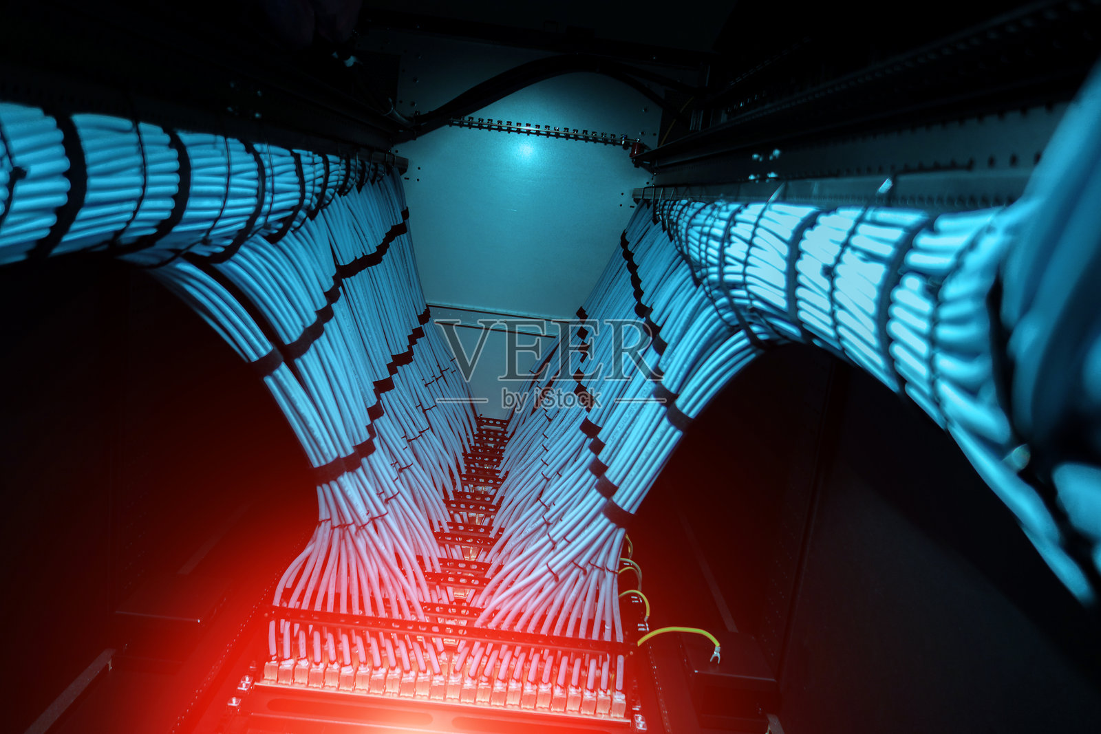 技术网络线缆管理系统照片摄影图片