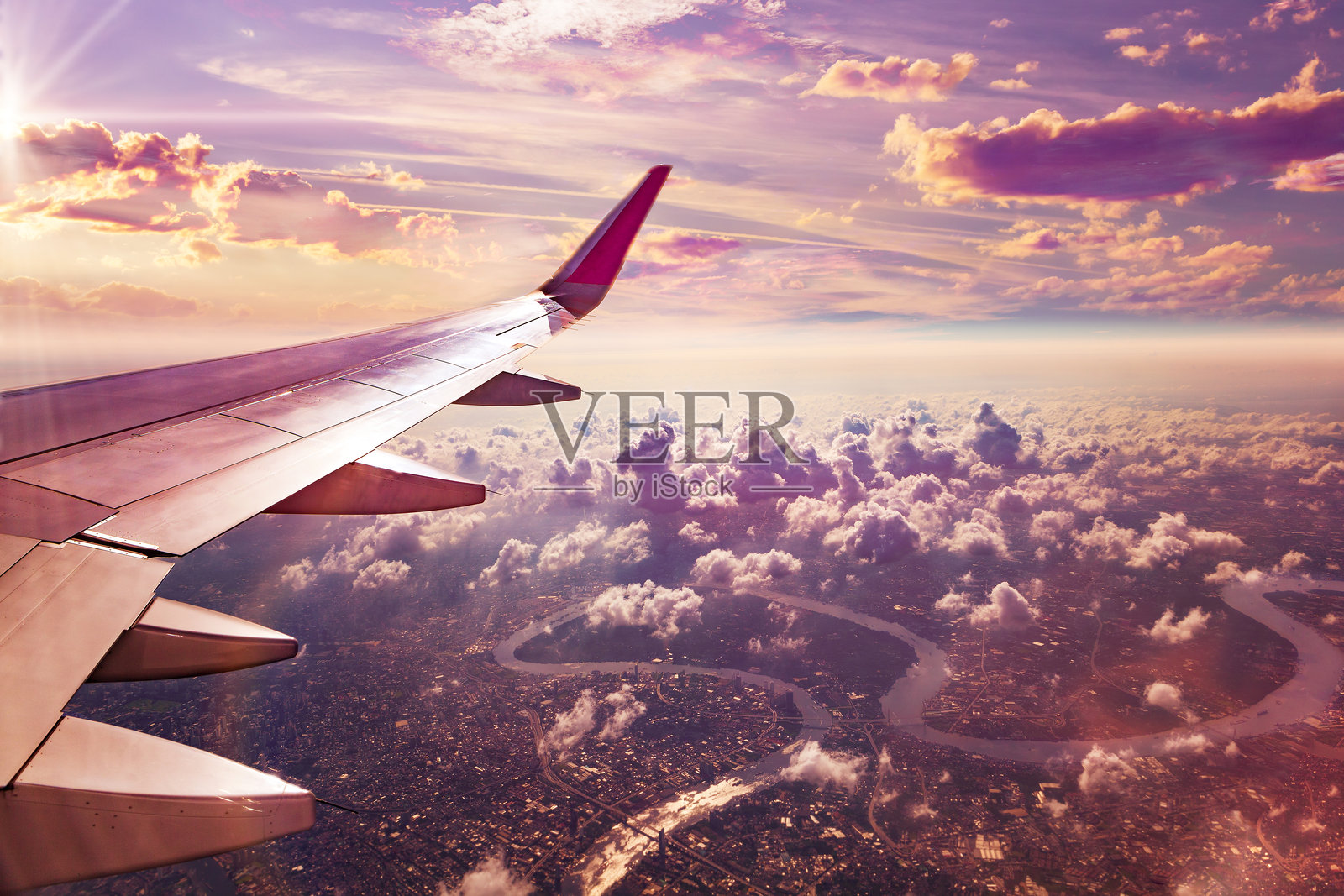 飞行与前往目的地照片摄影图片