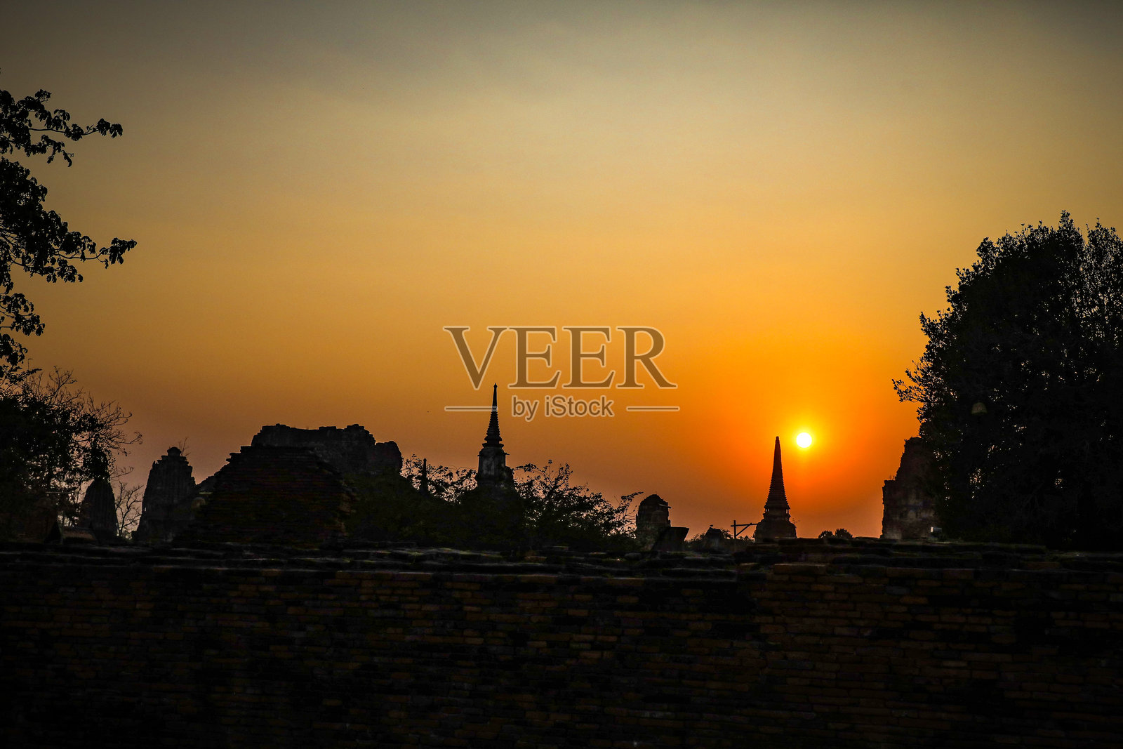 Wat Ratchaburana，大城府的美丽寺庙照片摄影图片