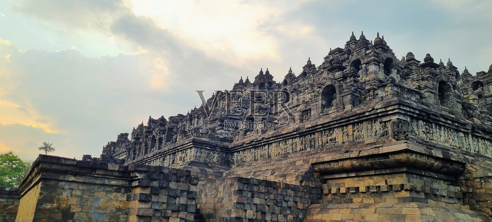 印度尼西亚中爪哇省婆罗浮屠寺庙照片摄影图片