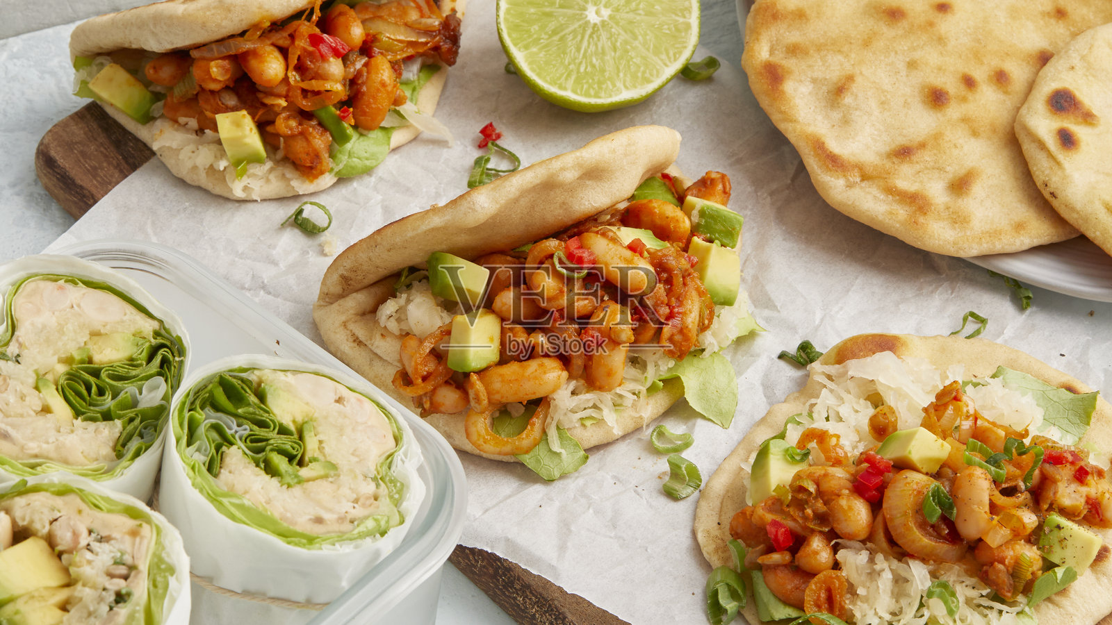 沙拉卷和豆卷饼照片摄影图片