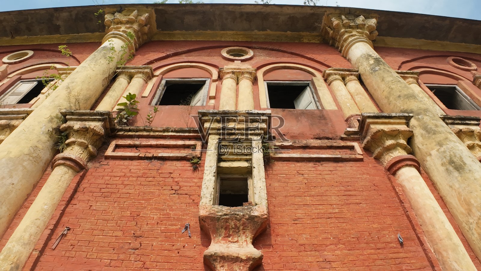 印度比哈尔邦拉杰纳加尔宫殿建筑群中，令人惊艳的凄美中世纪遗址照片摄影图片