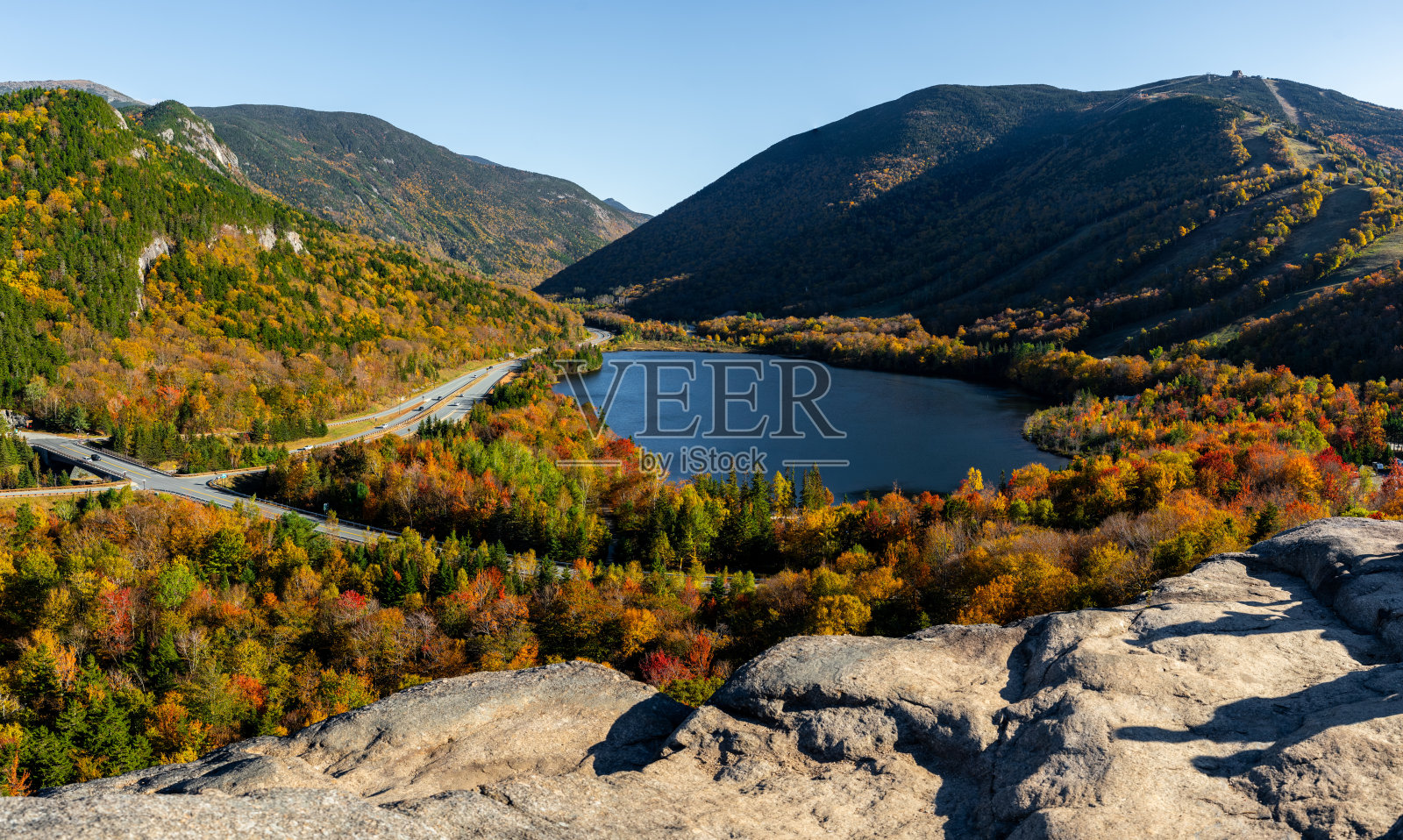 新罕布什尔州回声湖的山景照片摄影图片