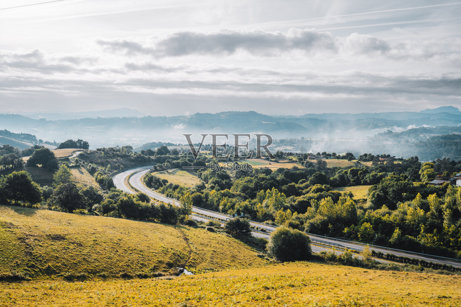 阿斯图里亚斯秋日公路景观照片摄影图片