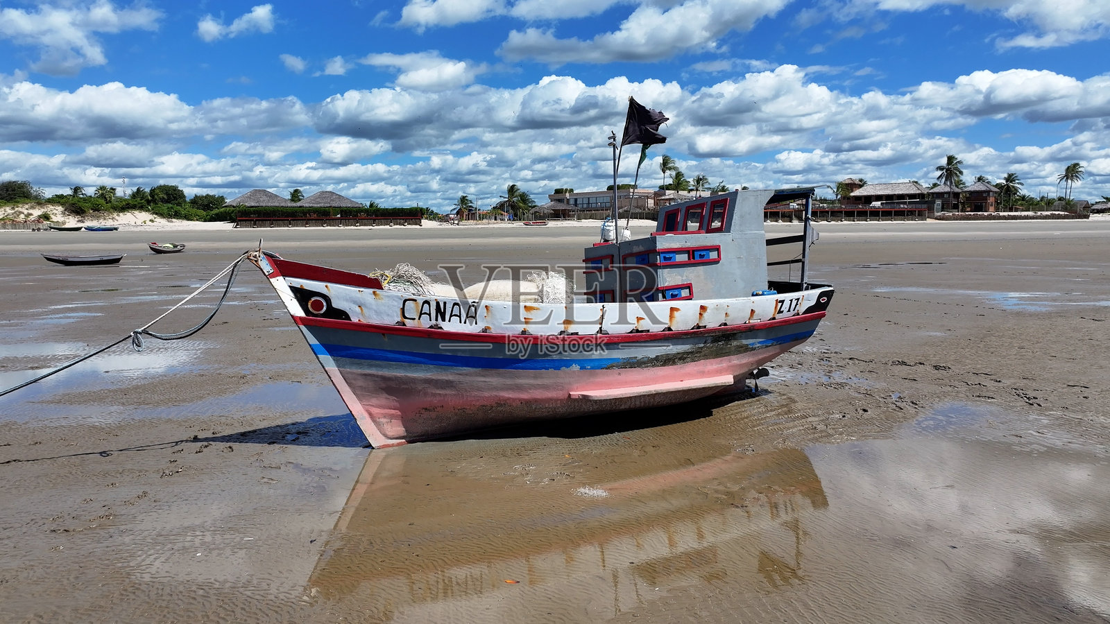 巴西马拉尼昂州图托亚的搁浅船只。照片摄影图片