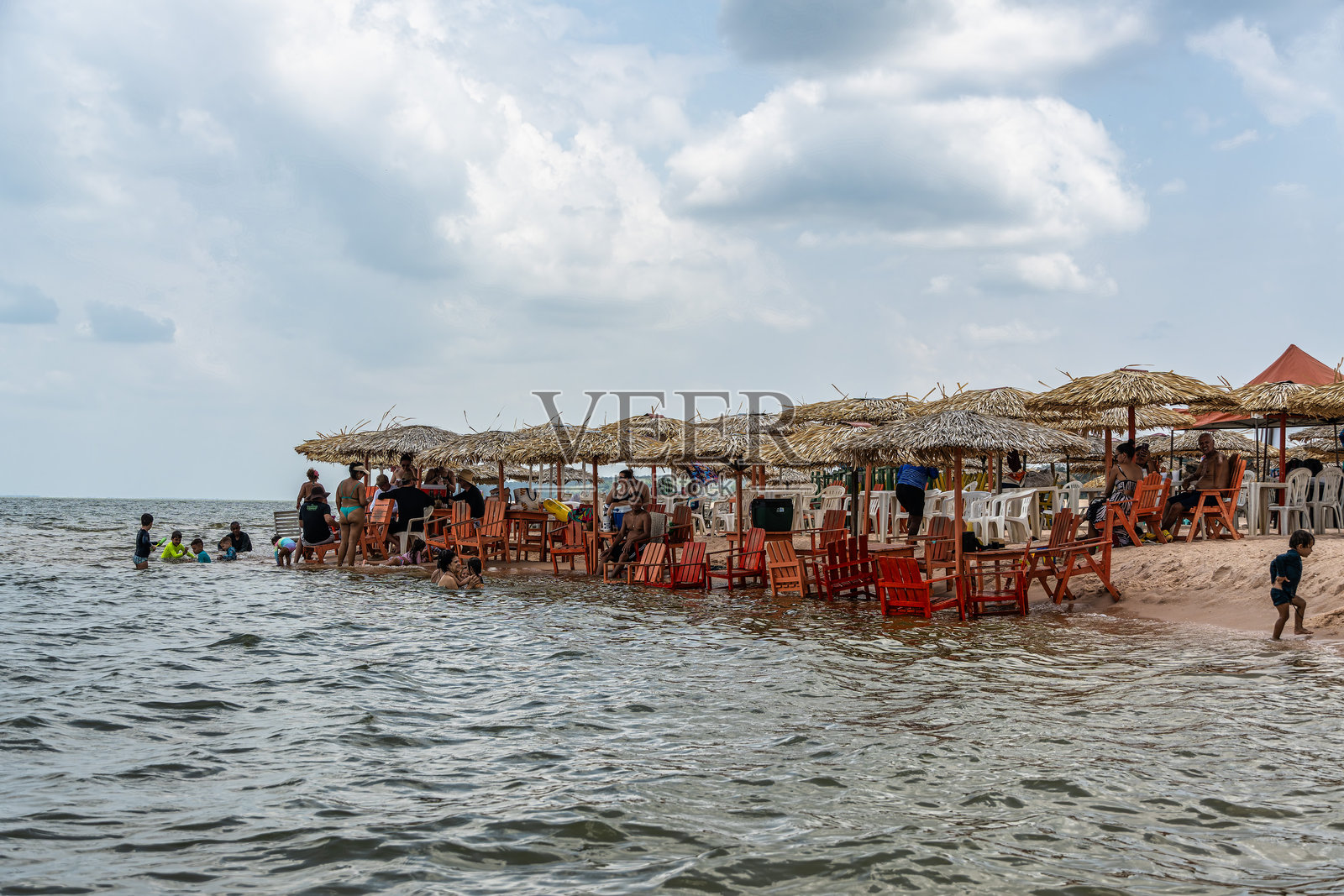 巴西阿尔特杜查昂塔帕若斯河畔蓬塔德佩德拉斯海滩照片摄影图片