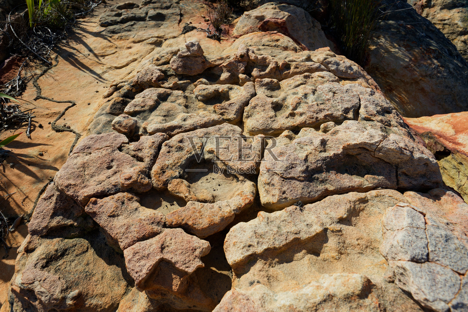 南非西部开普省比杜瓦谷的壮丽岩石构造。照片摄影图片
