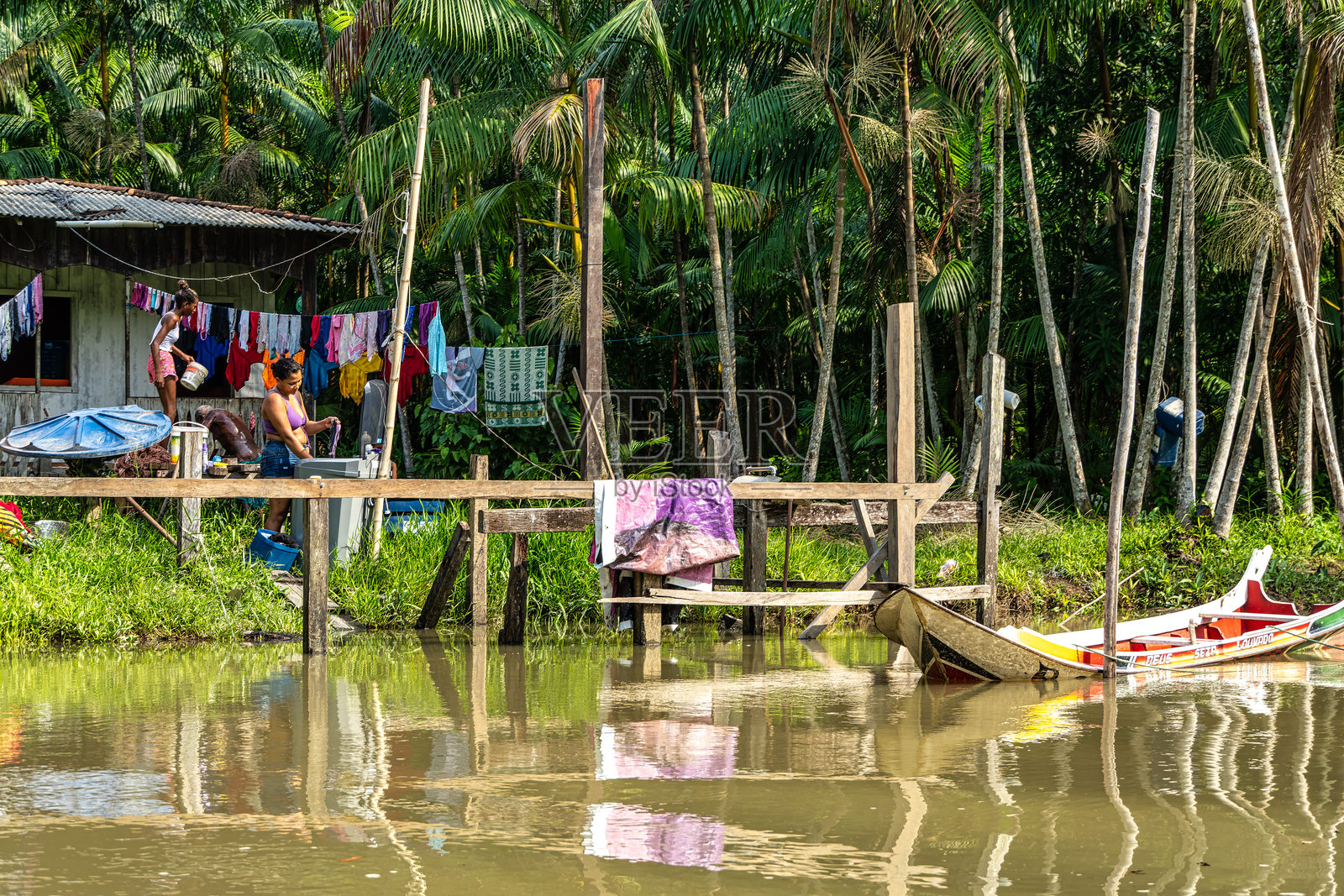 巴拉的贝伦瓜马河上的游船之旅，贝伦是巴西北部的一个城市。照片摄影图片
