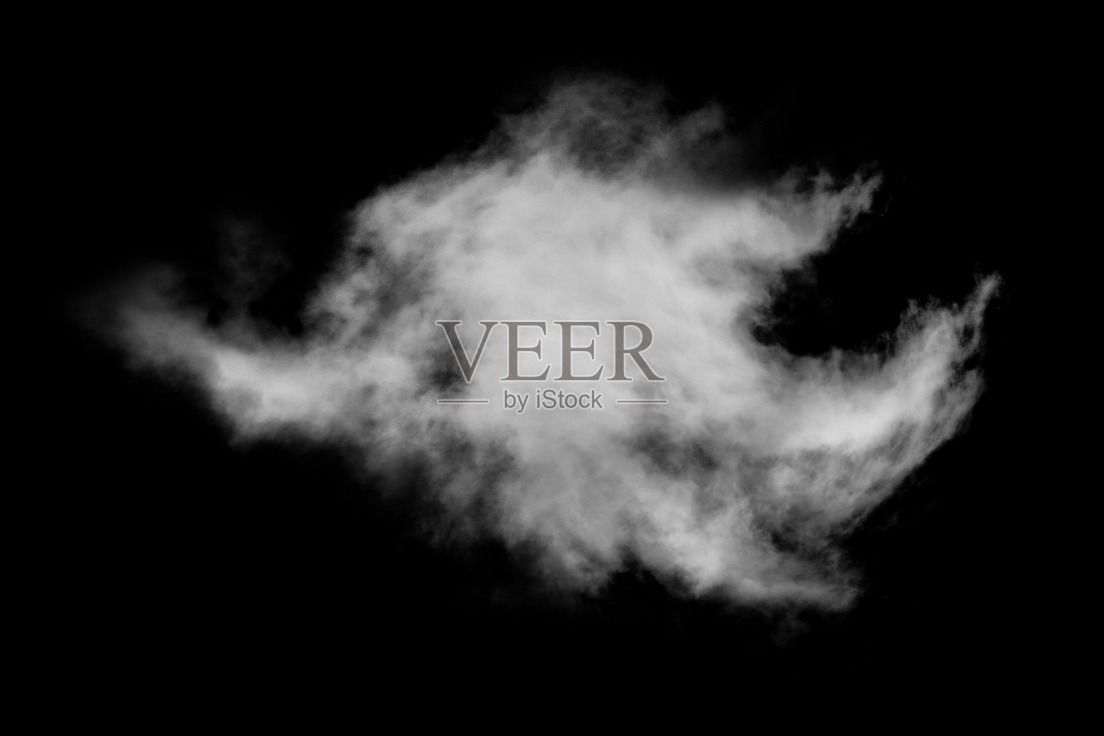 白色云朵集合，孤立在黑色背景上，云朵集在黑色背景上照片摄影图片