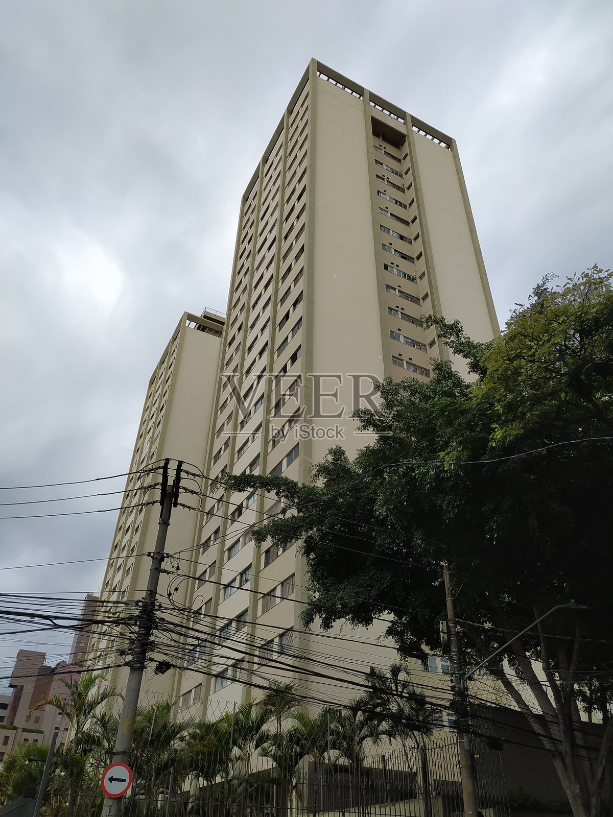 圣保罗桑塔纳区埃泽基耶尔·弗雷雷街的住宅公寓楼照片摄影图片