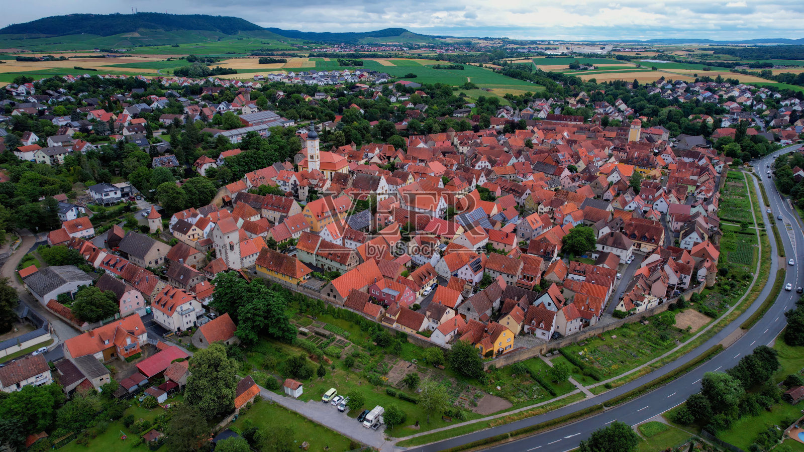 空中俯瞰主恩海姆市照片摄影图片