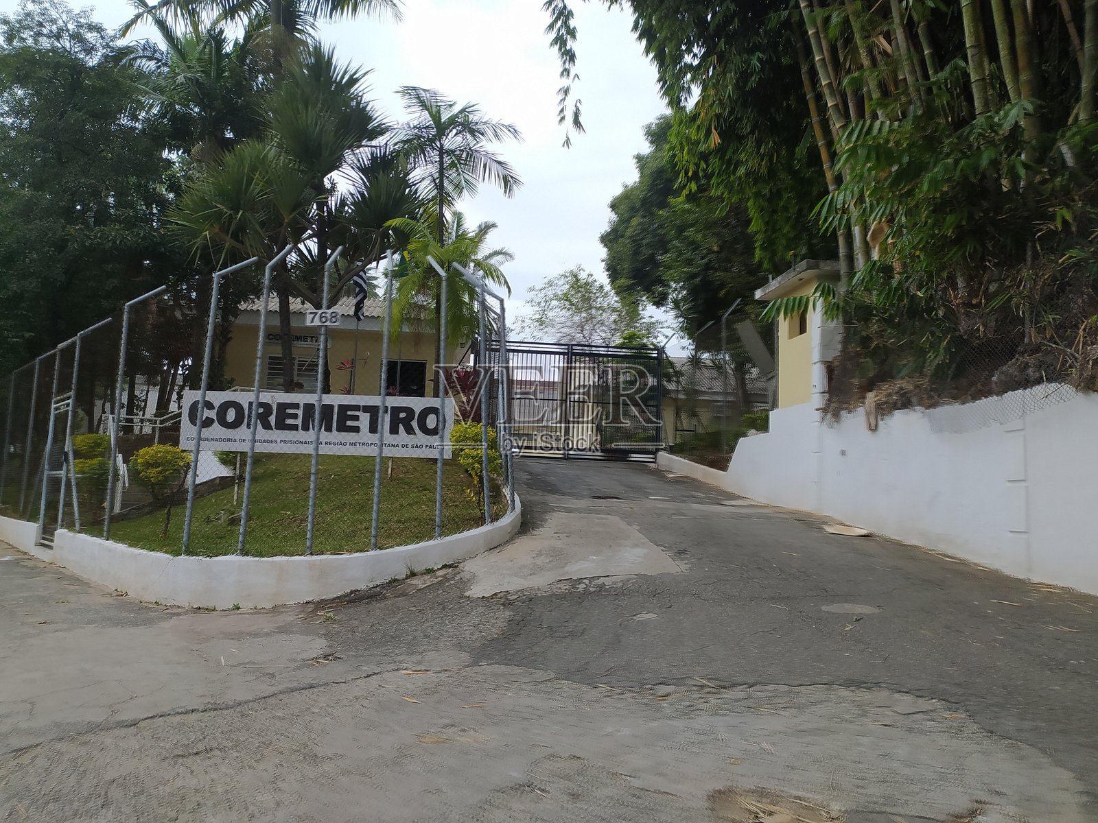 圣保罗桑塔纳和卡兰迪鲁周边，若昂·阿塔利巴·莱昂内尔将军大道上的女子监狱照片摄影图片