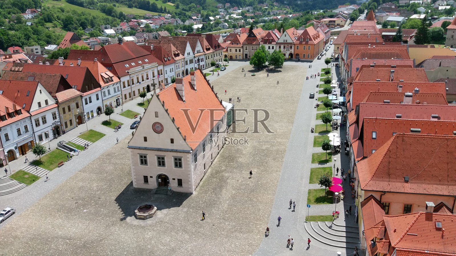 斯洛伐克巴尔代约夫历史悠久的城镇广场的鸟瞰图,照片摄影图片