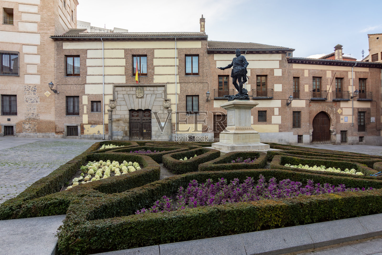 西班牙马德里市政厅广场海军上将阿尔瓦罗·德·巴赞纪念碑照片摄影图片