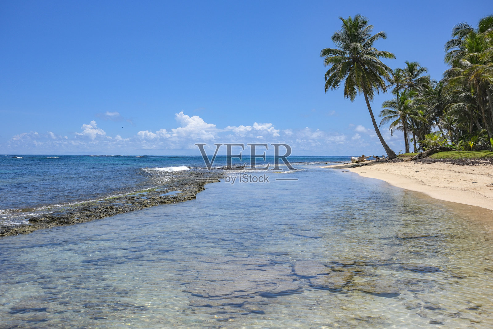 科尔内岛，位于尼加拉瓜加勒比海的一个群岛照片摄影图片