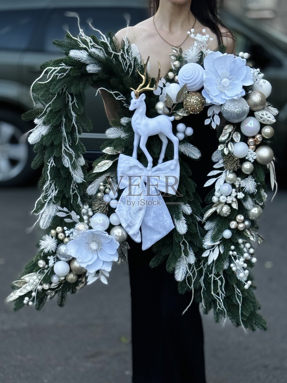 圣诞花环，白色金色风格照片摄影图片