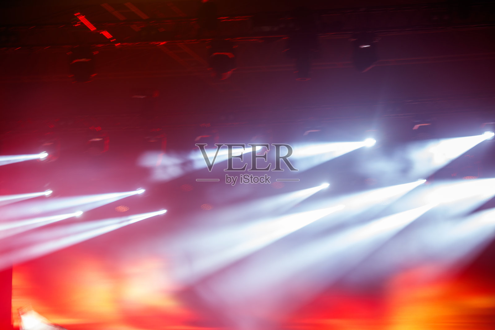 舞台上灯光闪耀照片摄影图片