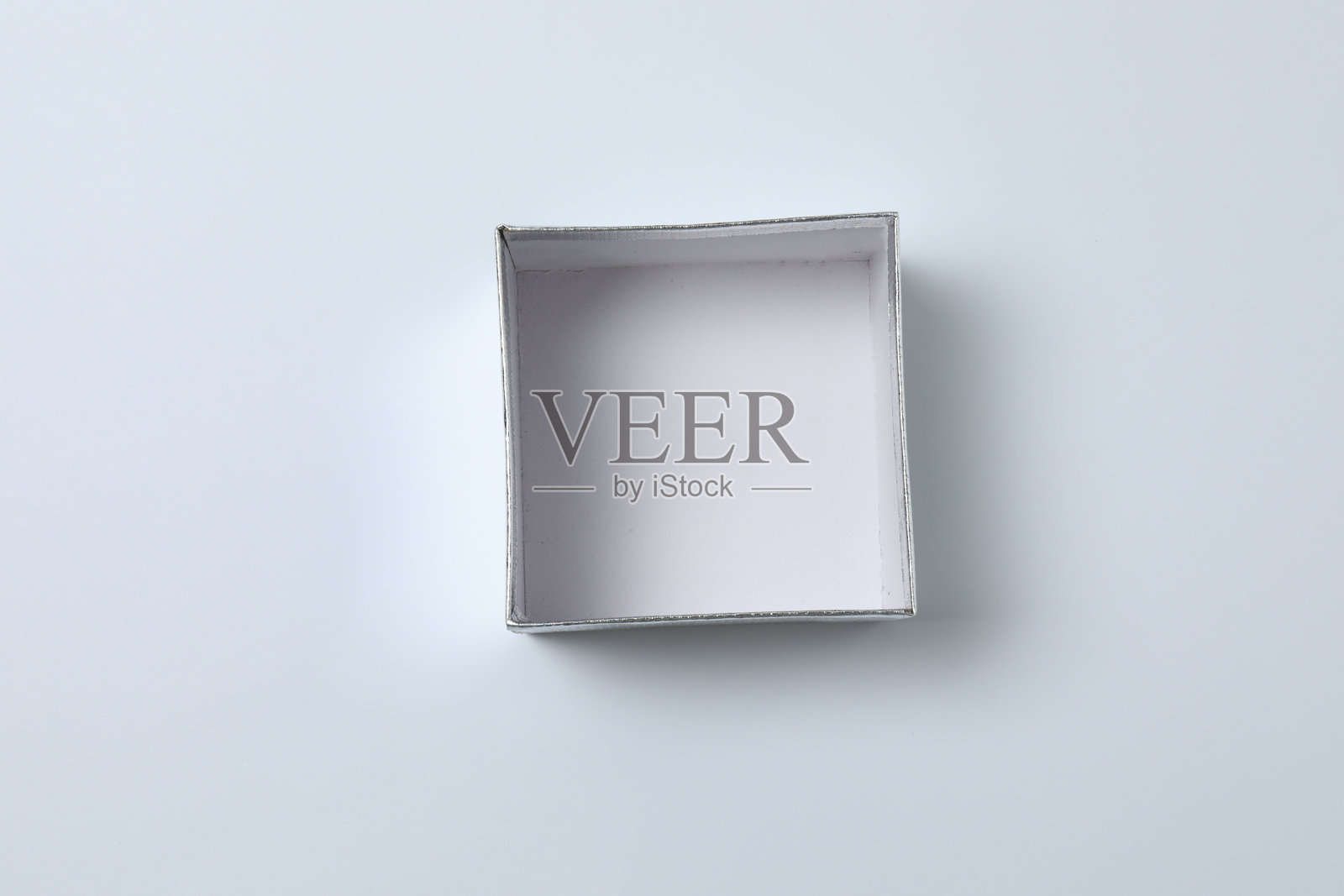 白底空纸盒带盖，俯视照片摄影图片