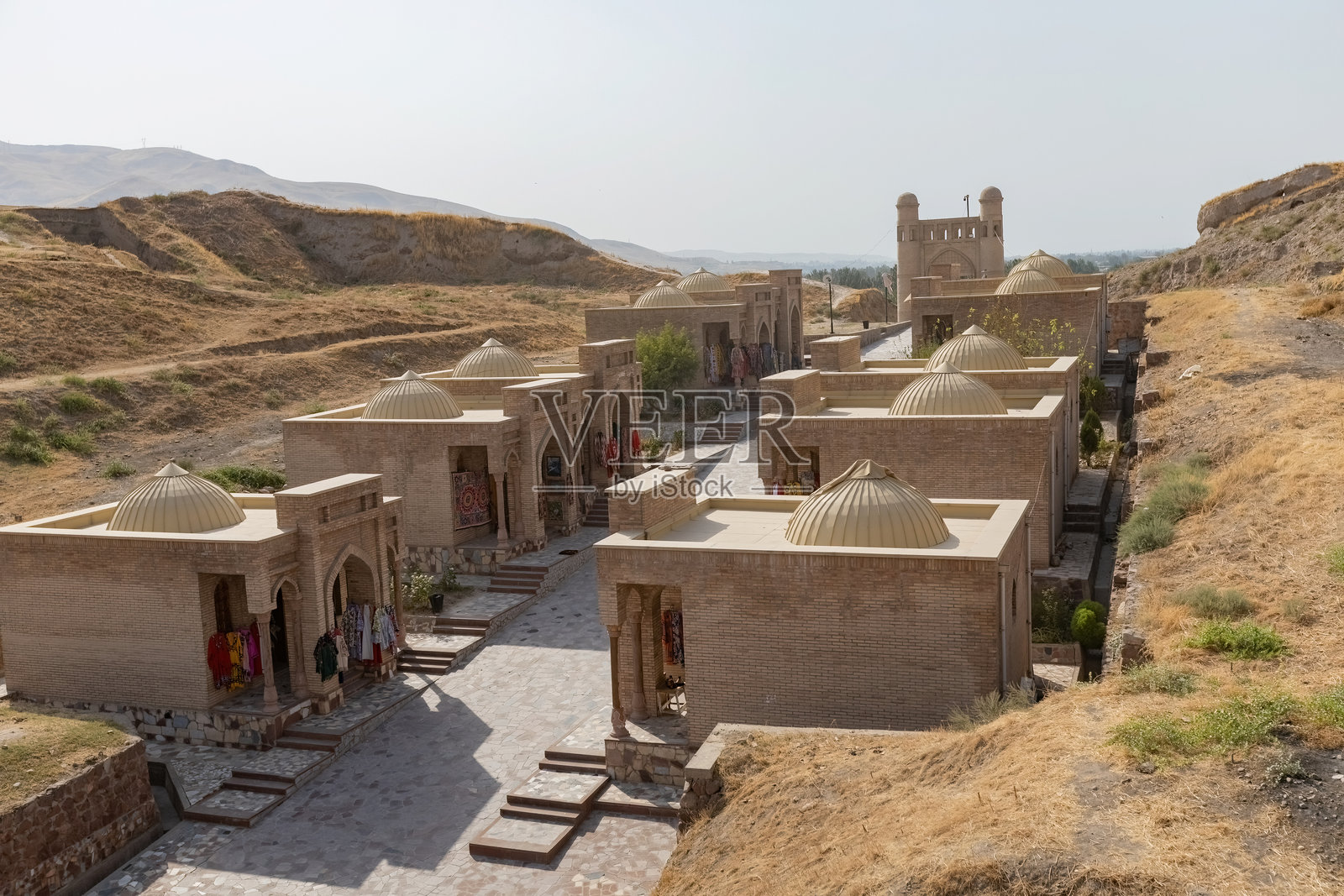 塔吉克斯坦历史地标——希索尔城堡的空中视角照片摄影图片