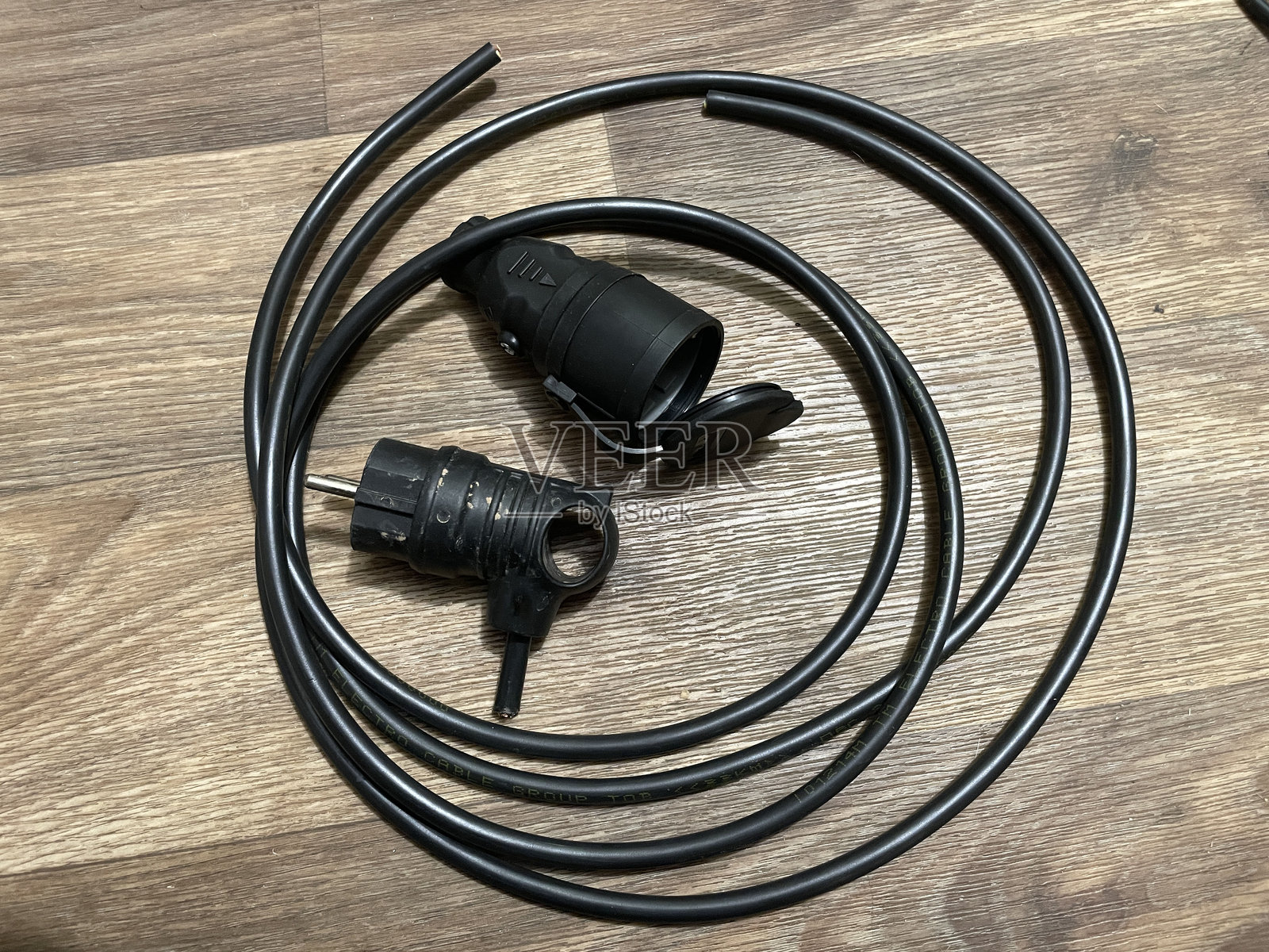 房屋内的电气线路安装照片摄影图片