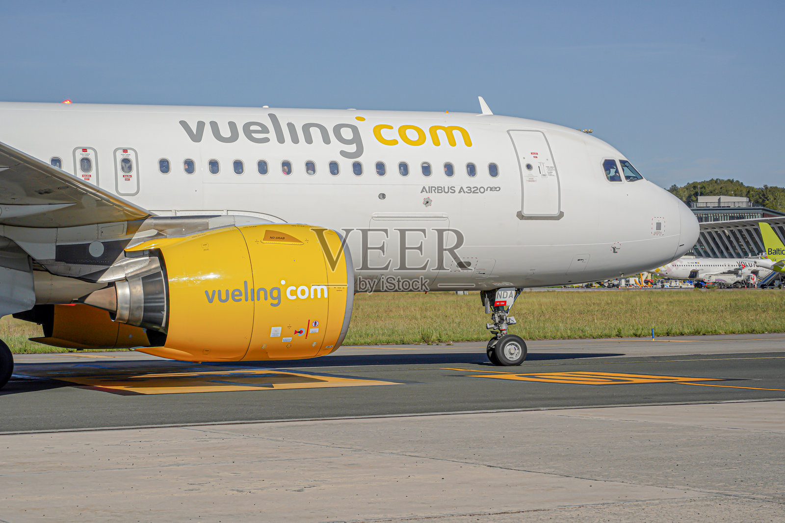 Vueling廉价航空空中客车A320NEO客机照片摄影图片