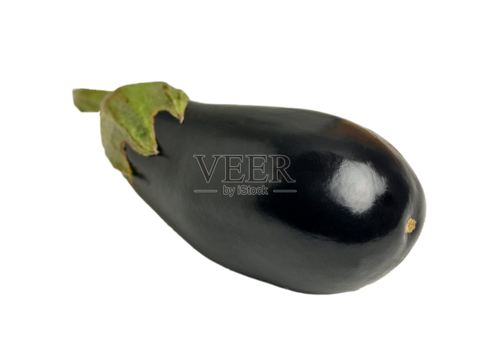 新鲜的整个茄子，孤立在白色背景上照片摄影图片