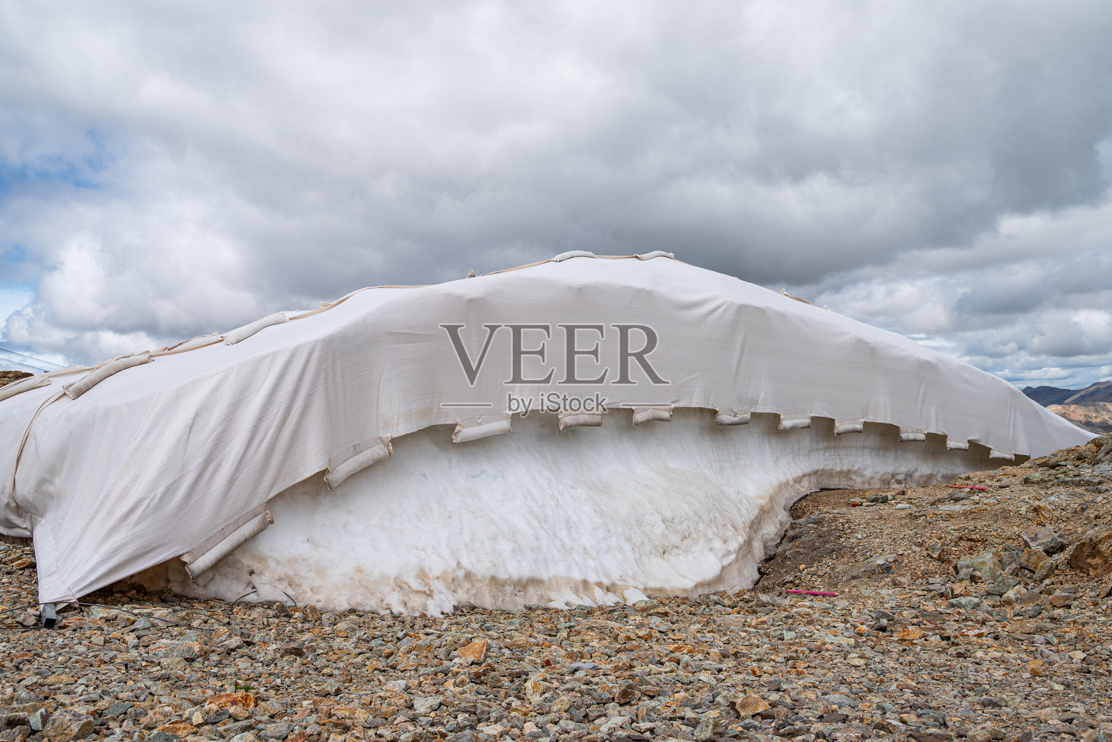 瑞士达沃斯滑雪场的积雪覆盖照片摄影图片