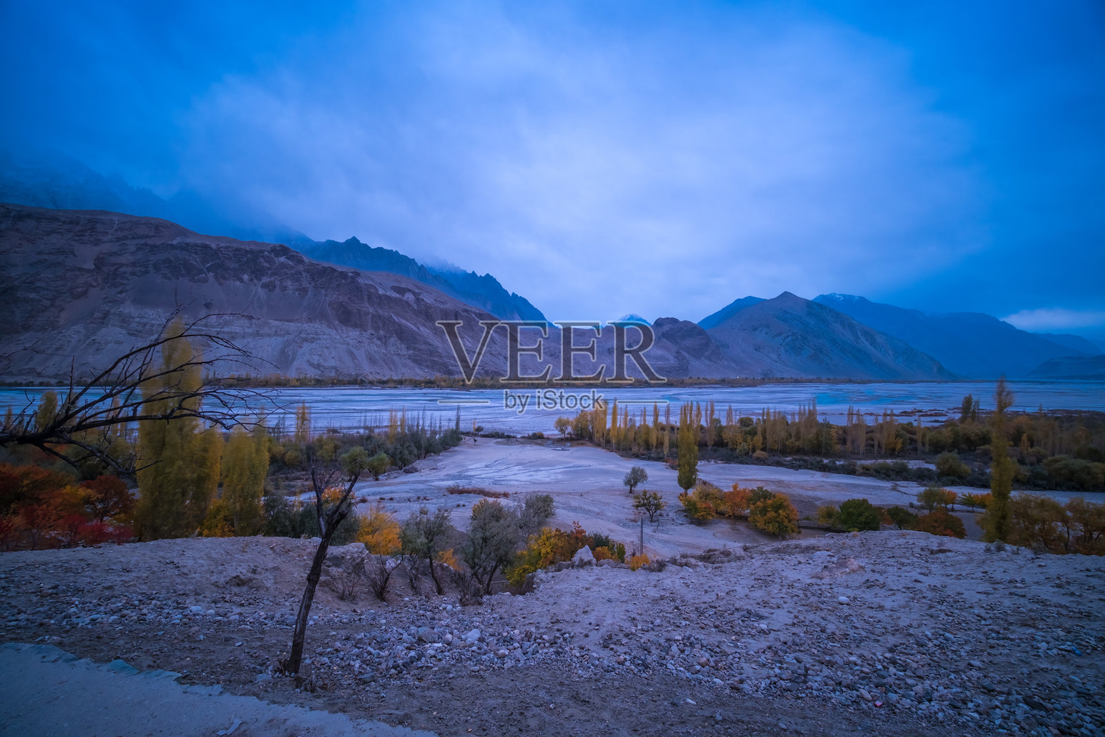 马查卢山谷，斯卡杜，巴基斯坦照片摄影图片