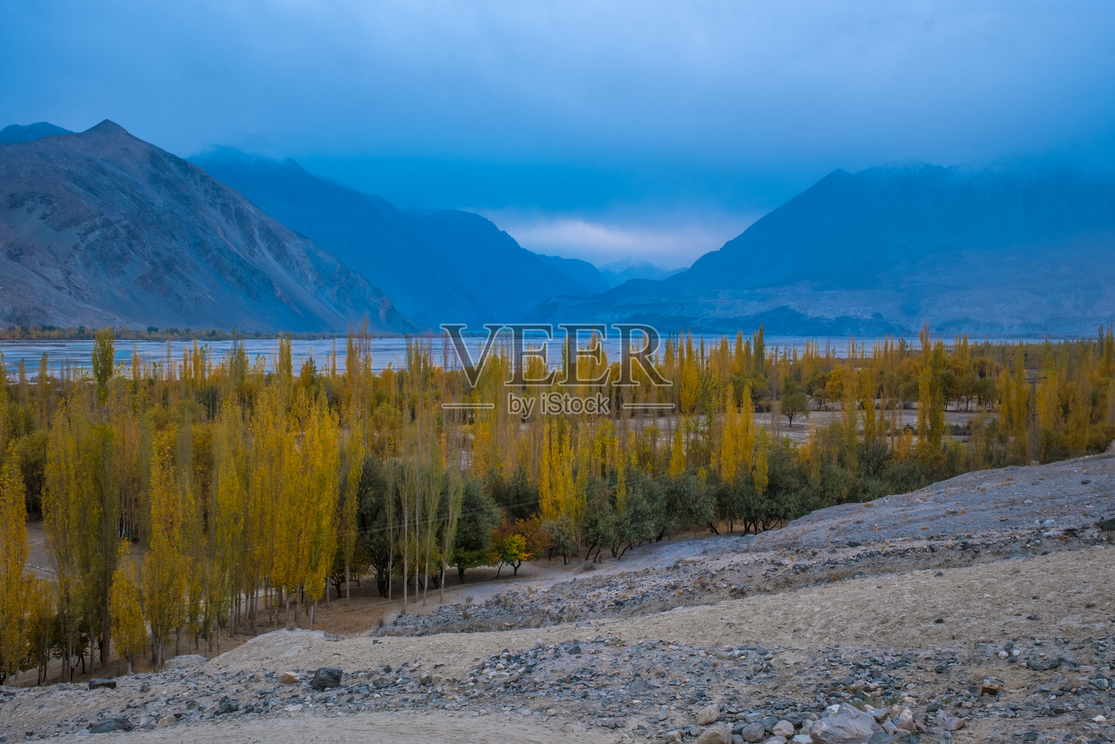 马查卢山谷，斯卡杜，巴基斯坦照片摄影图片