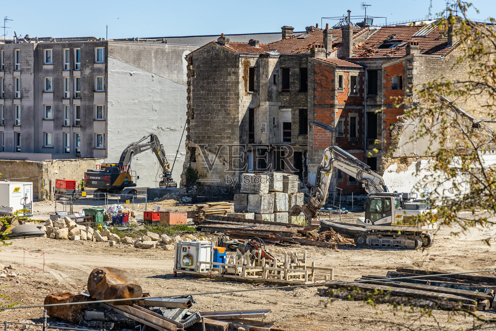 波尔多 Canopia 再开发项目中的老旧房屋正在被拆除照片摄影图片