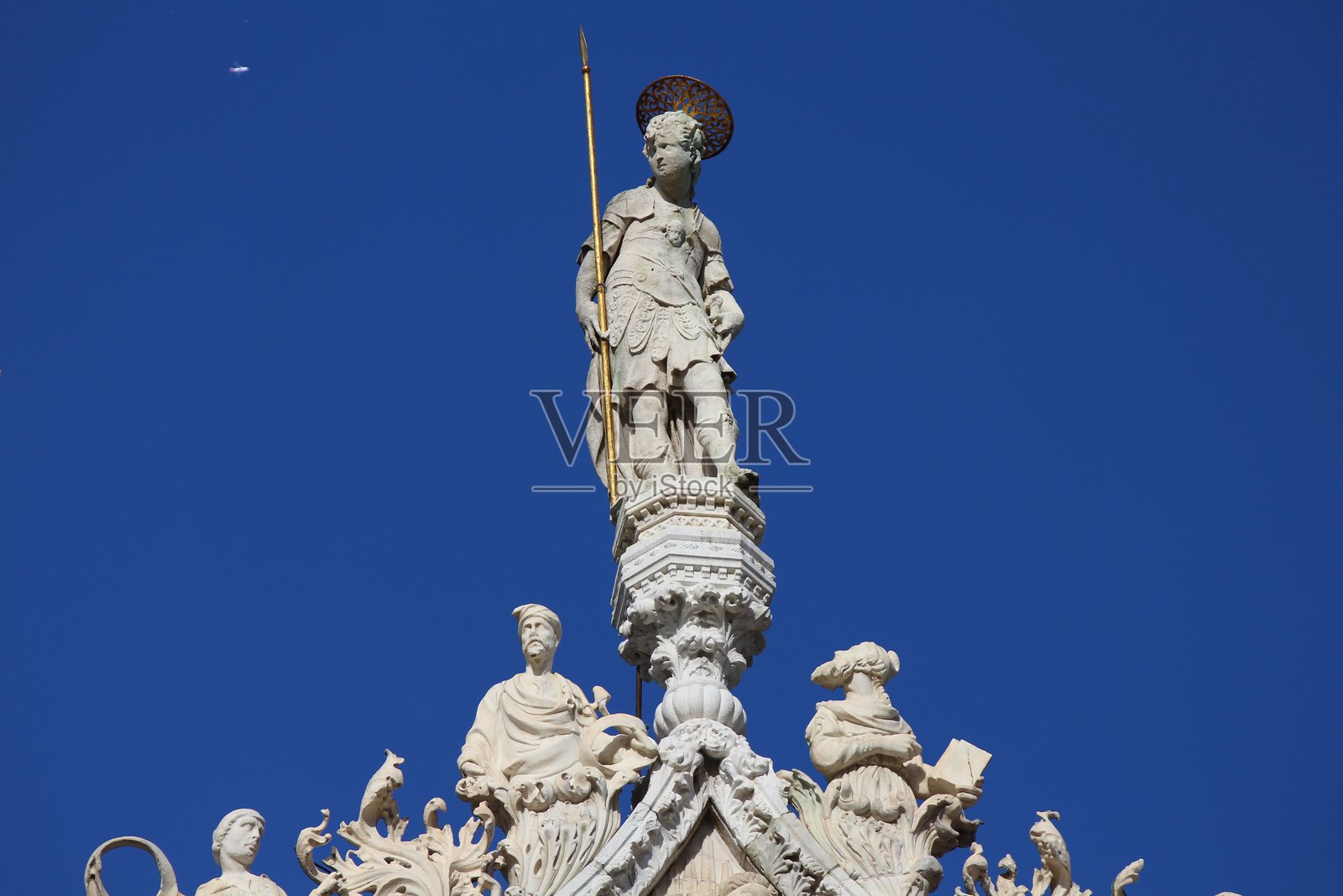 意大利威尼斯圣马可大教堂的 the facade sculptures照片摄影图片