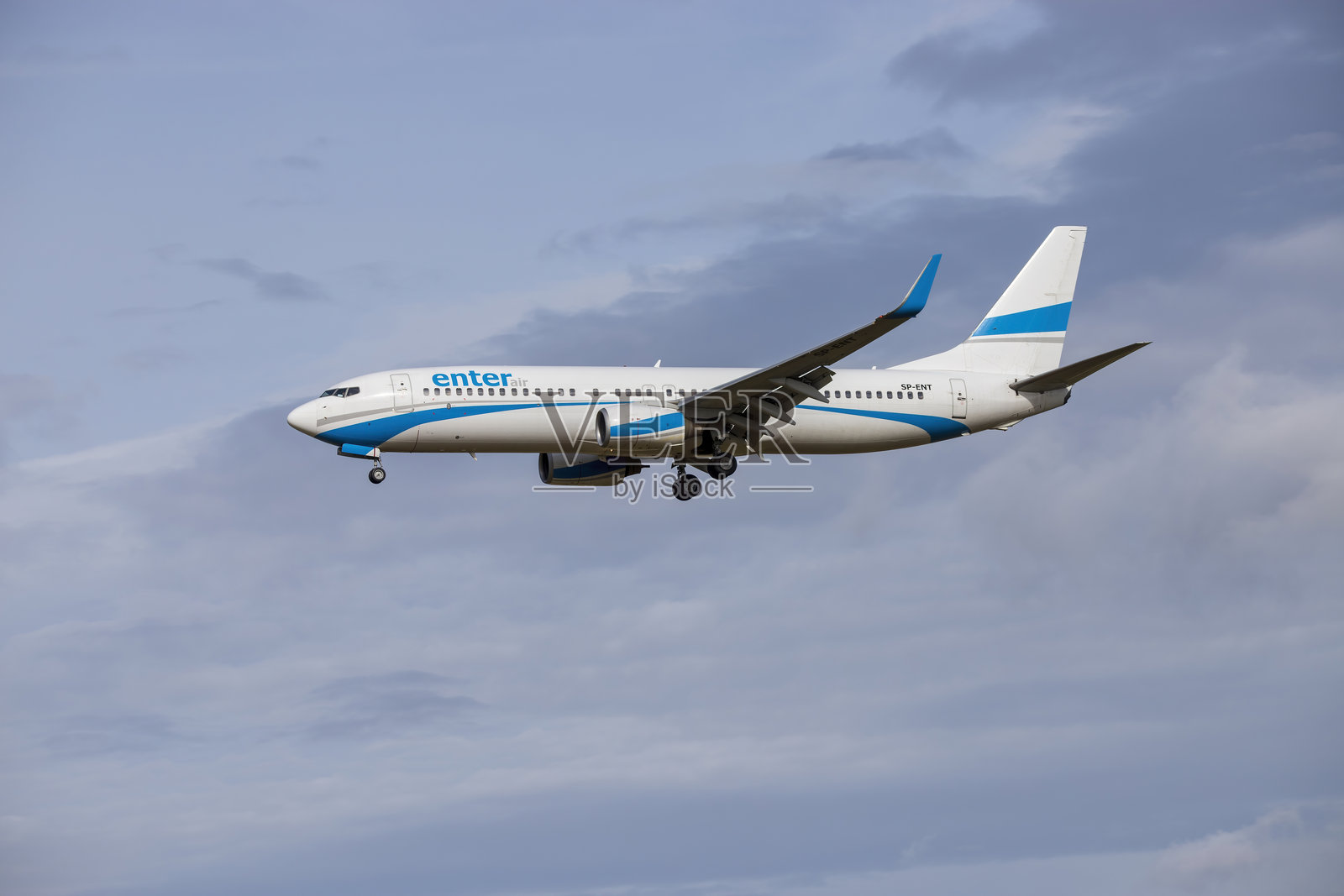 进入航空，波音 737-8AS。照片摄影图片