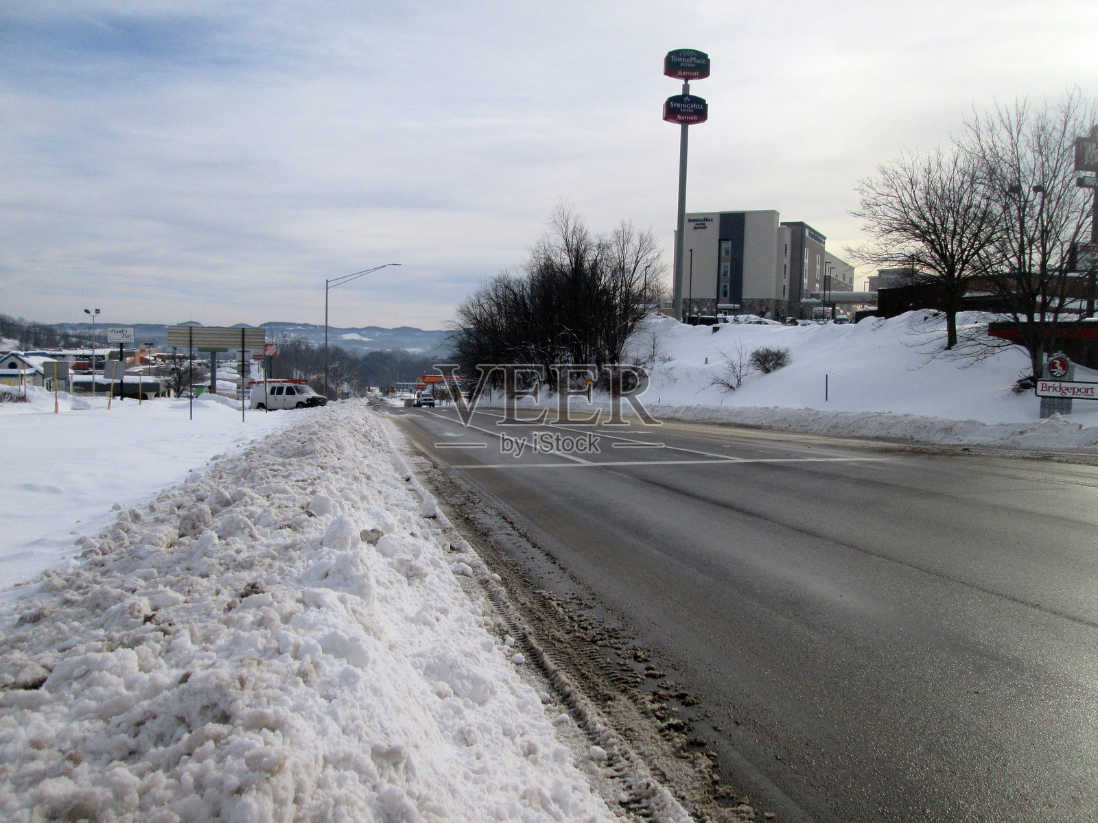 西弗吉尼亚州布里奇波特市的雪山坡照片摄影图片